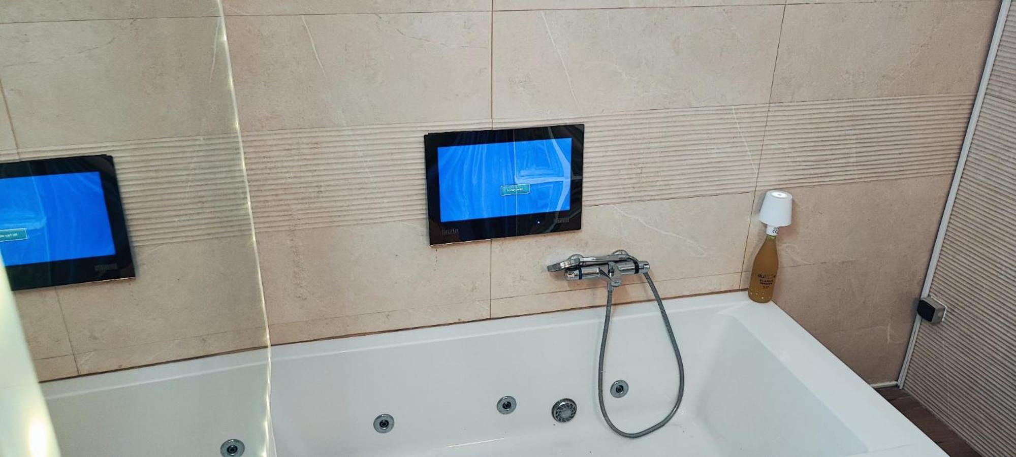 דירות Malaga Jacuzy מראה חיצוני תמונה